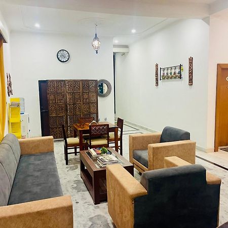 La Curcuma Luxury Homestay Khajurāho Esterno foto